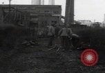 Image LES soldats AMÉRICAINS sauvent les Allemands blessés WW2 Weisweiler Allemagne, 1944, de la seconde 6 séquences d'archives historiques vidéo 65675080030