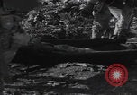 Image LES soldats AMÉRICAINS sauvent les Allemands blessés WW2 Weisweiler Allemagne, 1944, de la seconde 53 séquences d'archives historiques vidéo 65675080030