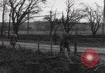 Standbild US-Truppen Panzer Weisweiler Deutschland Weisweiler Deutschland, 1944, aus Sekunde 21 historischem Filmmaterial Videoclip 65675080032