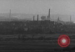 Standbild Volkenrath Deutschland Panzer feuern Zweiter Weltkrieg Volkenrath Deutschland, 1944, aus Sekunde 32 historischem Filmmaterial Videoclip 65675080033