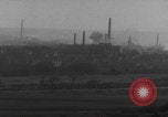 Standbild Volkenrath Deutschland Panzer feuern Zweiter Weltkrieg Volkenrath Deutschland, 1944, aus Sekunde 33 historischem Filmmaterial Videoclip 65675080033