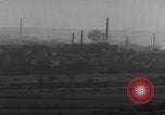 Standbild Volkenrath Deutschland Panzer feuern Zweiter Weltkrieg Volkenrath Deutschland, 1944, aus Sekunde 34 historischem Filmmaterial Videoclip 65675080033