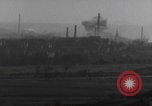 Standbild Volkenrath Deutschland Panzer feuern Zweiter Weltkrieg Volkenrath Deutschland, 1944, aus Sekunde 41 historischem Filmmaterial Videoclip 65675080033