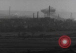 Standbild Volkenrath Deutschland Panzer feuern Zweiter Weltkrieg Volkenrath Deutschland, 1944, aus Sekunde 43 historischem Filmmaterial Videoclip 65675080033