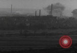 Standbild Volkenrath Deutschland Panzer feuern Zweiter Weltkrieg Volkenrath Deutschland, 1944, aus Sekunde 49 historischem Filmmaterial Videoclip 65675080033