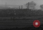 Standbild Volkenrath Deutschland Panzer feuern Zweiter Weltkrieg Volkenrath Deutschland, 1944, aus Sekunde 50 historischem Filmmaterial Videoclip 65675080033
