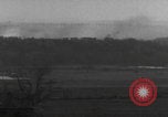 Standbild Volkenrath Deutschland Panzer feuern Zweiter Weltkrieg Volkenrath Deutschland, 1944, aus Sekunde 59 historischem Filmmaterial Videoclip 65675080033