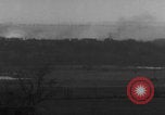 Standbild Volkenrath Deutschland Panzer feuern Zweiter Weltkrieg Volkenrath Deutschland, 1944, aus Sekunde 61 historischem Filmmaterial Videoclip 65675080033