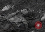 Standbild Tot US-Soldat Volkenrath Deutschland Zweiter Weltkrieg Volkenrath Deutschland, 1944, aus Sekunde 5 historischem Filmmaterial Videoclip 65675080034