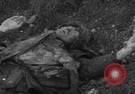 Standbild Tot US-Soldat Volkenrath Deutschland Zweiter Weltkrieg Volkenrath Deutschland, 1944, aus Sekunde 8 historischem Filmmaterial Videoclip 65675080034