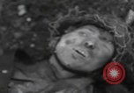 Standbild Tot US-Soldat Volkenrath Deutschland Zweiter Weltkrieg Volkenrath Deutschland, 1944, aus Sekunde 13 historischem Filmmaterial Videoclip 65675080034