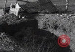 Standbild Tot US-Soldat Volkenrath Deutschland Zweiter Weltkrieg Volkenrath Deutschland, 1944, aus Sekunde 58 historischem Filmmaterial Videoclip 65675080034