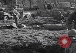 Immagine di US mortaio squads sparando Germania Germania, 1944, secondo 31 filmato di repertorio 65675080037