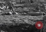 Immagine di US mortaio squads sparando Germania Germania, 1944, secondo 33 filmato di repertorio 65675080037