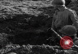 Immagine di US mortaio squads sparando Germania Germania, 1944, secondo 37 filmato di repertorio 65675080037
