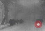 Immagine di Le truppe tedesche entrano nella città ricatturata WW2 Germania, 1944, secondo 8 filmato di repertorio 65675080056