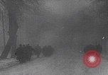 Immagine di Le truppe tedesche entrano nella città ricatturata WW2 Germania, 1944, secondo 10 filmato di repertorio 65675080056