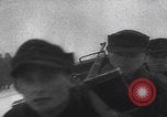 Immagine di Le truppe tedesche entrano nella città ricatturata WW2 Germania, 1944, secondo 13 filmato di repertorio 65675080056