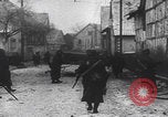 Immagine di Le truppe tedesche entrano nella città ricatturata WW2 Germania, 1944, secondo 16 filmato di repertorio 65675080056