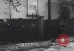 Immagine di Le truppe tedesche entrano nella città ricatturata WW2 Germania, 1944, secondo 17 filmato di repertorio 65675080056
