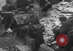 Immagine di Le truppe tedesche entrano nella città ricatturata WW2 Germania, 1944, secondo 43 filmato di repertorio 65675080056