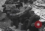 Immagine di Le truppe tedesche entrano nella città ricatturata WW2 Germania, 1944, secondo 44 filmato di repertorio 65675080056