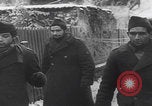 Immagine di Le truppe tedesche entrano nella città ricatturata WW2 Germania, 1944, secondo 52 filmato di repertorio 65675080056