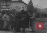 Immagine di Le truppe tedesche entrano nella città ricatturata WW2 Germania, 1944, secondo 60 filmato di repertorio 65675080056