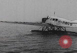 Standbild Badegäste am Plattensee Plattensee Ungarn, 1923, aus Sekunde 11 historischem Filmmaterial Videoclip 65675080073