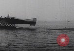 Standbild Badegäste am Plattensee Plattensee Ungarn, 1923, aus Sekunde 18 historischem Filmmaterial Videoclip 65675080073