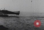 Standbild Badegäste am Plattensee Plattensee Ungarn, 1923, aus Sekunde 19 historischem Filmmaterial Videoclip 65675080073