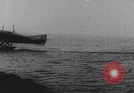Standbild Badegäste am Plattensee Plattensee Ungarn, 1923, aus Sekunde 20 historischem Filmmaterial Videoclip 65675080073