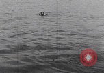 Standbild Badegäste am Plattensee Plattensee Ungarn, 1923, aus Sekunde 27 historischem Filmmaterial Videoclip 65675080073
