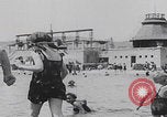 Standbild Badegäste am Plattensee Plattensee Ungarn, 1923, aus Sekunde 35 historischem Filmmaterial Videoclip 65675080073