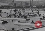 Standbild Badegäste am Plattensee Plattensee Ungarn, 1923, aus Sekunde 59 historischem Filmmaterial Videoclip 65675080073