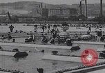 Standbild Badegäste am Plattensee Plattensee Ungarn, 1923, aus Sekunde 60 historischem Filmmaterial Videoclip 65675080073