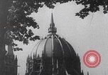 Standbild Istvan Horthy Beerdigung Budapest Budapest Ungarn, 1942, aus Sekunde 45 historischem Filmmaterial Videoclip 65675080077