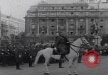 Standbild Istvan Horthy Beerdigung Budapest Budapest Ungarn, 1942, aus Sekunde 50 historischem Filmmaterial Videoclip 65675080077