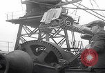 Standbild Laderampe für Matador-LKW-Chassis Vereinigtes Königreich, 1947, aus Sekunde 39 historischem Filmmaterial Videoclip 65675080088