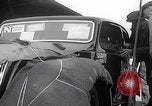 Standbild 1947 ausgelieferte Morris Eight Series E-Limousinen Vereinigtes Königreich, 1947, aus Sekunde 8 historischem Filmmaterial Videoclip 65675080089