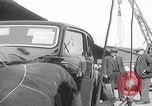 Standbild 1947 ausgelieferte Morris Eight Series E-Limousinen Vereinigtes Königreich, 1947, aus Sekunde 11 historischem Filmmaterial Videoclip 65675080089