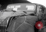 Standbild 1947 ausgelieferte Morris Eight Series E-Limousinen Vereinigtes Königreich, 1947, aus Sekunde 24 historischem Filmmaterial Videoclip 65675080089