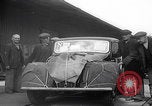 Standbild 1947 ausgelieferte Morris Eight Series E-Limousinen Vereinigtes Königreich, 1947, aus Sekunde 36 historischem Filmmaterial Videoclip 65675080089