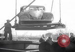 Standbild 1947 ausgelieferte Morris Eight Series E-Limousinen Vereinigtes Königreich, 1947, aus Sekunde 45 historischem Filmmaterial Videoclip 65675080089