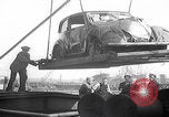 Standbild 1947 ausgelieferte Morris Eight Series E-Limousinen Vereinigtes Königreich, 1947, aus Sekunde 48 historischem Filmmaterial Videoclip 65675080089