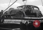 Standbild 1947 ausgelieferte Morris Eight Series E-Limousinen Vereinigtes Königreich, 1947, aus Sekunde 54 historischem Filmmaterial Videoclip 65675080089