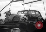 Standbild 1947 ausgelieferte Morris Eight Series E-Limousinen Vereinigtes Königreich, 1947, aus Sekunde 56 historischem Filmmaterial Videoclip 65675080089
