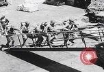 Image 81st soldats de la Division d'infanterie quittent Hawaï Honolulu Hawaii USA, 1944, de la seconde 23 séquences d'archives historiques vidéo 65675080154