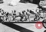 Image 81st soldats de la Division d'infanterie quittent Hawaï Honolulu Hawaii USA, 1944, de la seconde 24 séquences d'archives historiques vidéo 65675080154