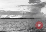 Image Les combattants attaquent l'île d'Angaur WW2 Îles Palaos d'Angaur, 1944, de la seconde 1 séquences d'archives historiques vidéo 65675080160